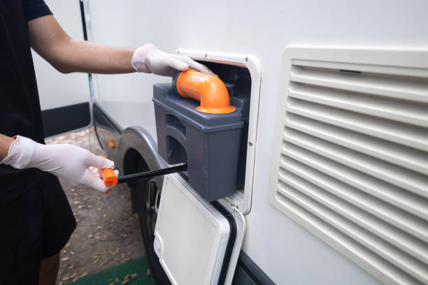 Porta potty delivery and setup in La Palma, CA